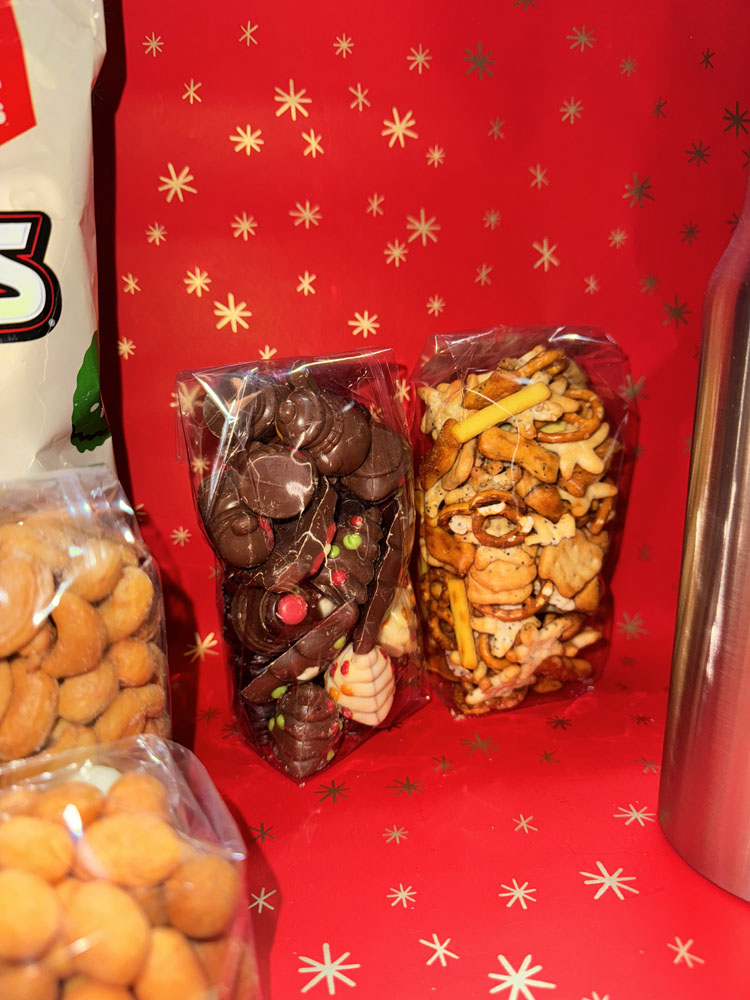 RVS Drinkfles, Broodtrommel, en Luxe Snacks - JouwKerstCadeau.nl 